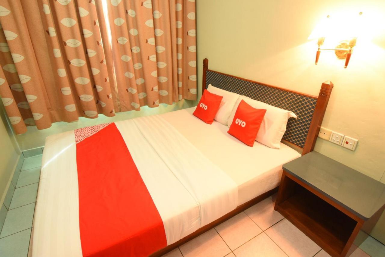 Oyo 89642 Highway Inn Mukah Habitación foto
